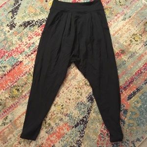 lululemon athletica happy harem crop